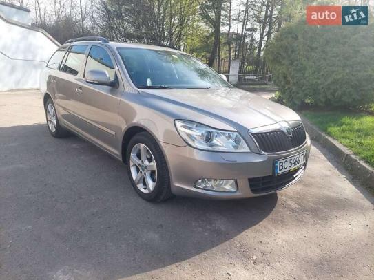 Skoda Octavia                         2010г. в рассрочку