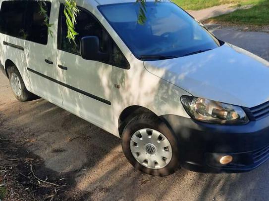 Volkswagen Caddy 2011р. у розстрочку