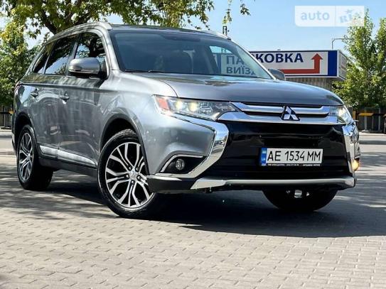 Mitsubishi Outlander 2015г. в рассрочку