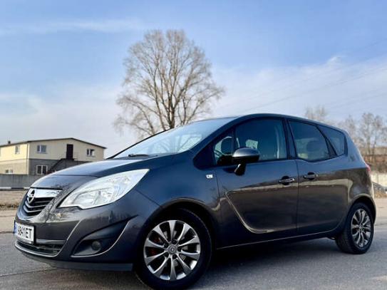 Opel Meriva                          2010г. в рассрочку