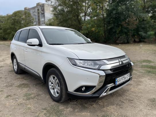 Mitsubishi Outlander 2021г. в рассрочку