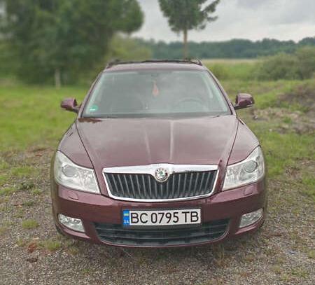 Skoda Octavia                         2010г. в рассрочку