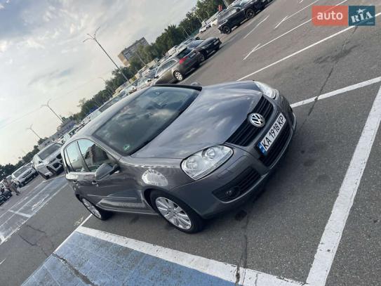 Volkswagen Golf
                            2006г. в рассрочку