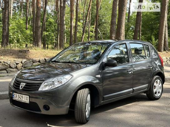 Dacia Sandero 2010р. у розстрочку