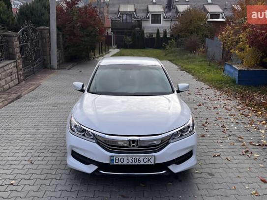 Honda Accord                          2016г. в рассрочку
