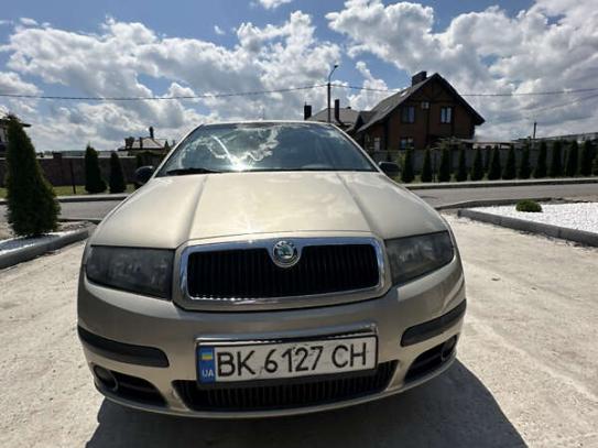 Skoda Fabia                           2006г. в рассрочку