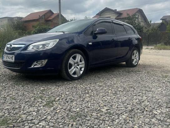 Opel Astra 2011р. у розстрочку