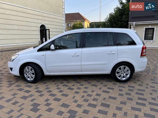 Opel Zafira 2012 in Raten