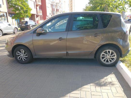 Renault Scenic iii                      2012г. в рассрочку