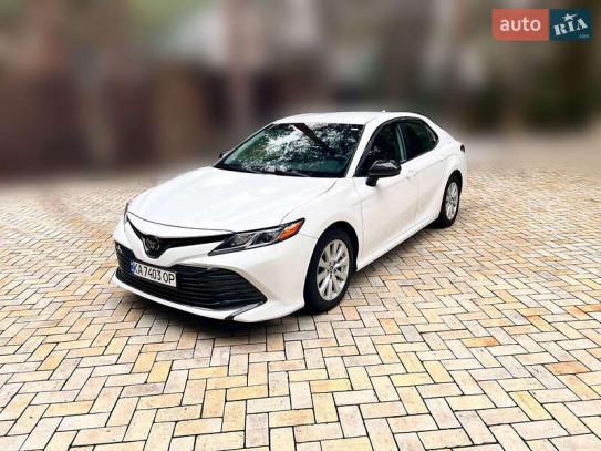 Toyota Camry                           2018г. в рассрочку