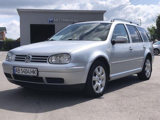 Volkswagen Golf 2001р. у розстрочку