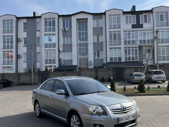 Toyota Avensis                         2008г. в рассрочку