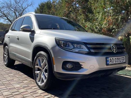 Volkswagen Tiguan
                          2016г. в рассрочку