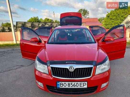 Skoda Octavia                         2010г. в рассрочку