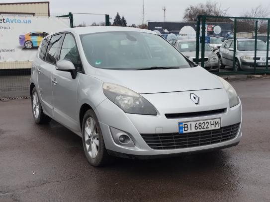 Renault Megane scenic                   2010г. в рассрочку