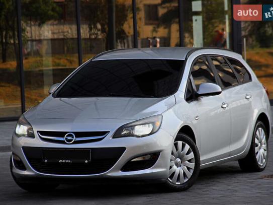 Opel Astra 2014р. у розстрочку