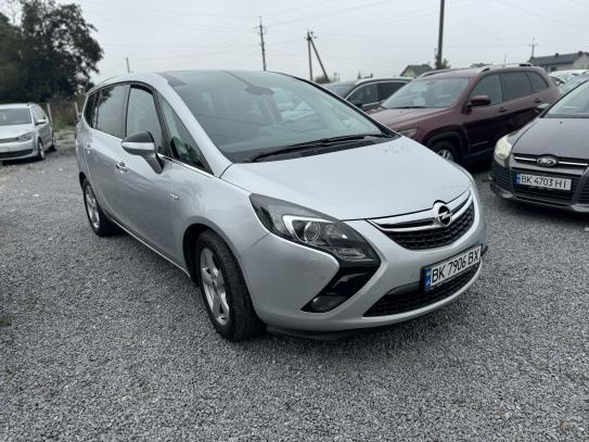 Opel Zafira 2012г. в рассрочку