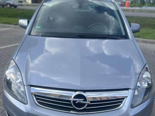 Opel Zafira 2011г. в рассрочку