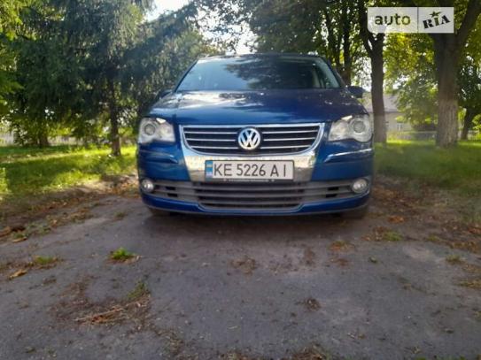 Volkswagen Touran 2008р. у розстрочку