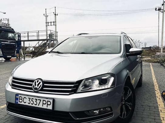 Volkswagen Passat 2011р. у розстрочку