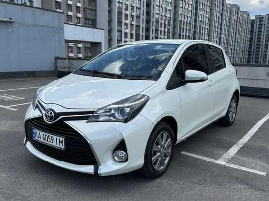 Toyota Yaris                           2016г. в рассрочку