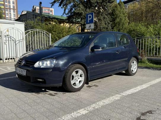 Volkswagen Golf                            2004г. в рассрочку
