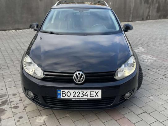Volkswagen Golf 2012р. у розстрочку