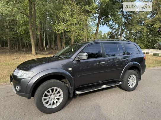 Mitsubishi Pajero sport 2012р. у розстрочку