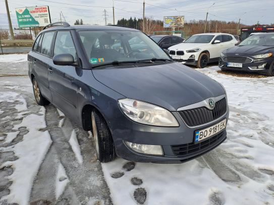 Skoda Fabia                           2010г. в рассрочку