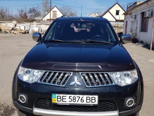 Mitsubishi Pajero sport
                    2012г. в рассрочку