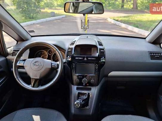 Opel Zafira                          2010г. в рассрочку
