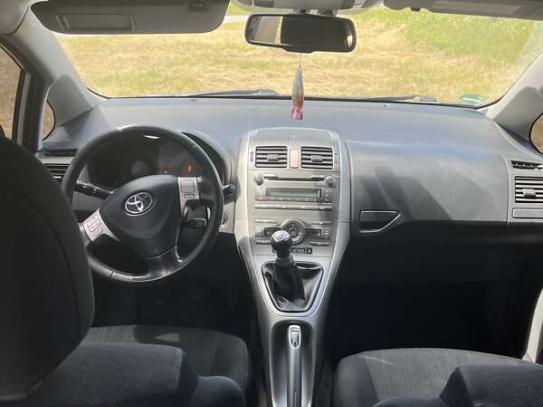 Toyota Auris                           2007г. в рассрочку