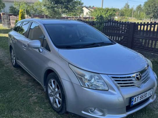 Toyota Avensis                         2009г. в рассрочку