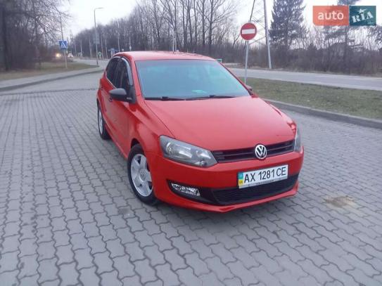 Volkswagen Polo
                            2010г. в рассрочку