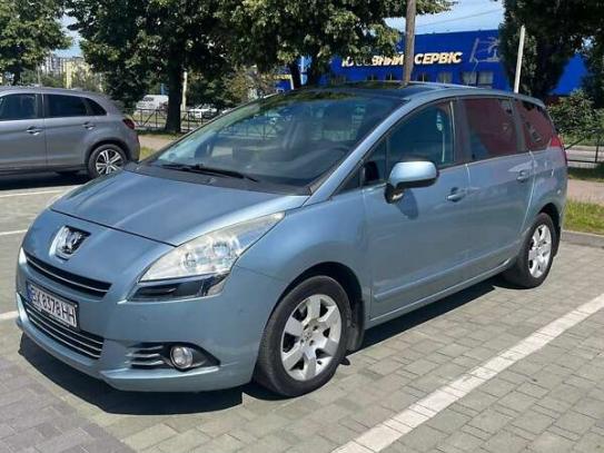 Peugeot 5008 2010р. у розстрочку