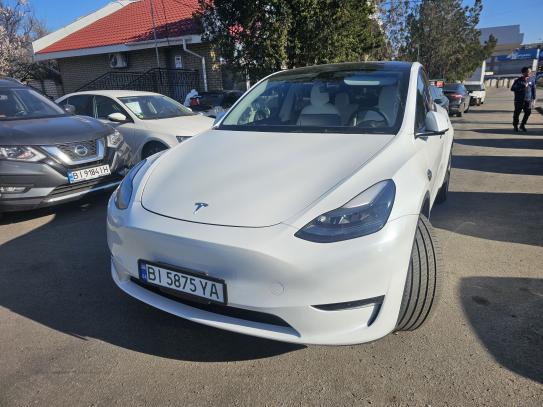 Tesla Model y                         2023г. в рассрочку