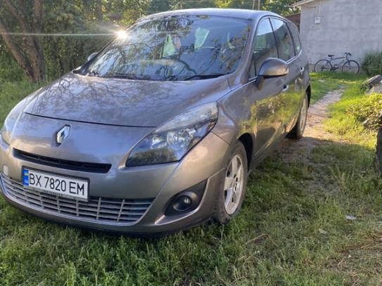 Renault Megane scenic 2009р. у розстрочку