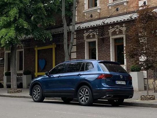 Volkswagen Tiguan
                          2017г. в рассрочку