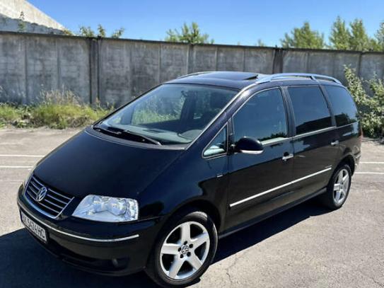 Volkswagen Sharan 2009г. в рассрочку