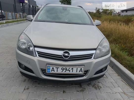 Opel Astra 2010г. в рассрочку