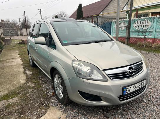 Opel Zafira
                          2009г. в рассрочку