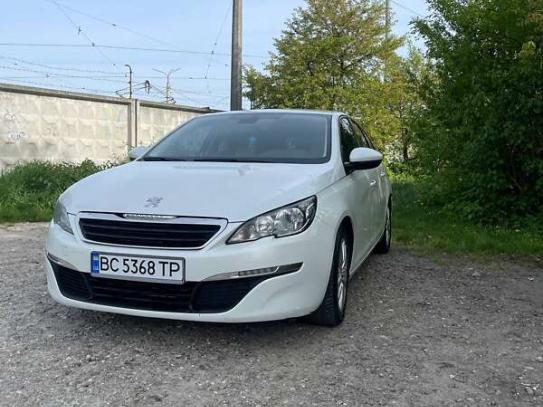 Peugeot 308                             2015г. в рассрочку