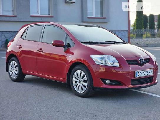 Toyota Auris 2007г. в рассрочку