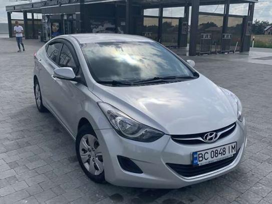 Hyundai Elantra                         2013г. в рассрочку