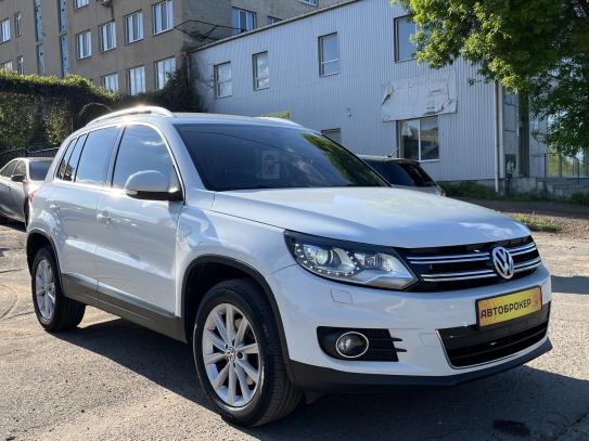 Volkswagen Tiguan
                          2015г. в рассрочку