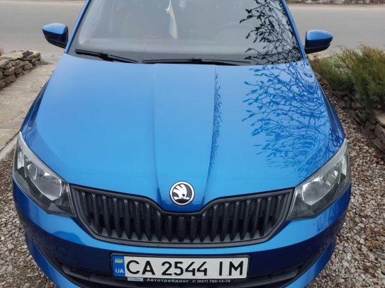 Skoda Fabia                           2015г. в рассрочку