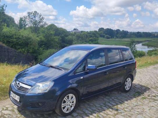Opel Zafira
                          2011г. в рассрочку