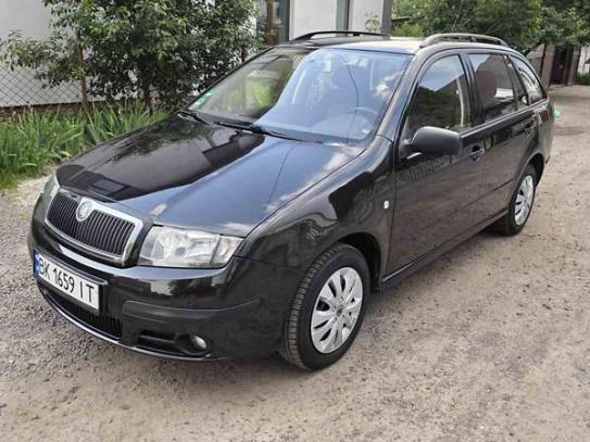 Skoda Fabia 2006р. у розстрочку
