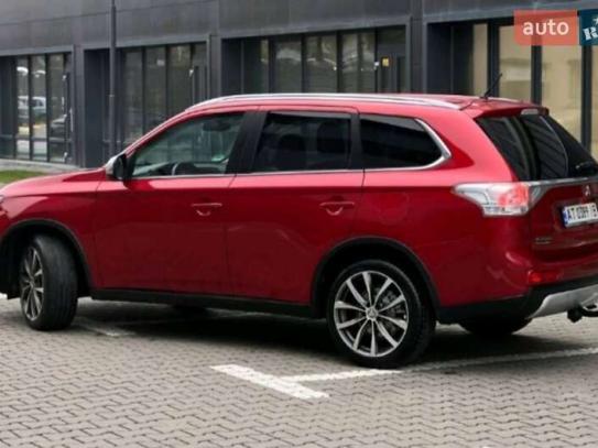 Mitsubishi Outlander                       2014г. в рассрочку