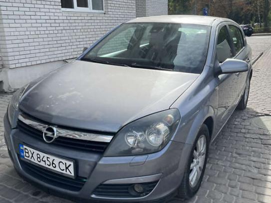 Opel Astra 2004р. у розстрочку